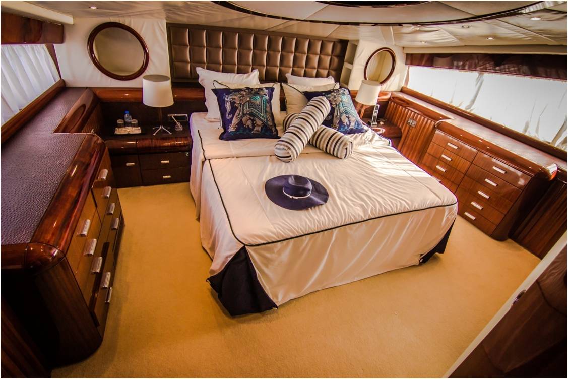 Yacht LOR - master.jpg