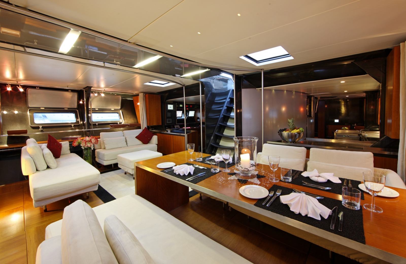 Yacht Wally B Salon 7.jpg