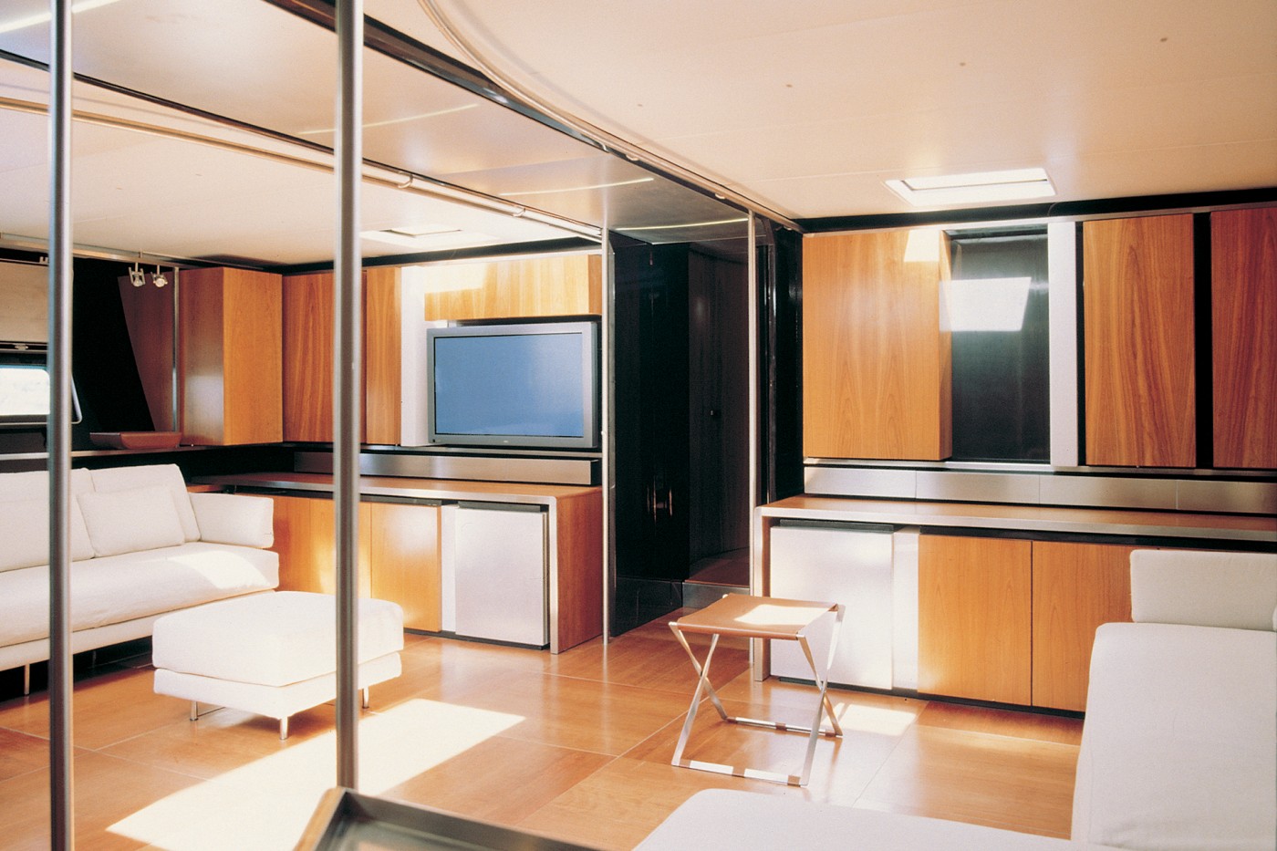 Yacht Wally B Salon.jpg