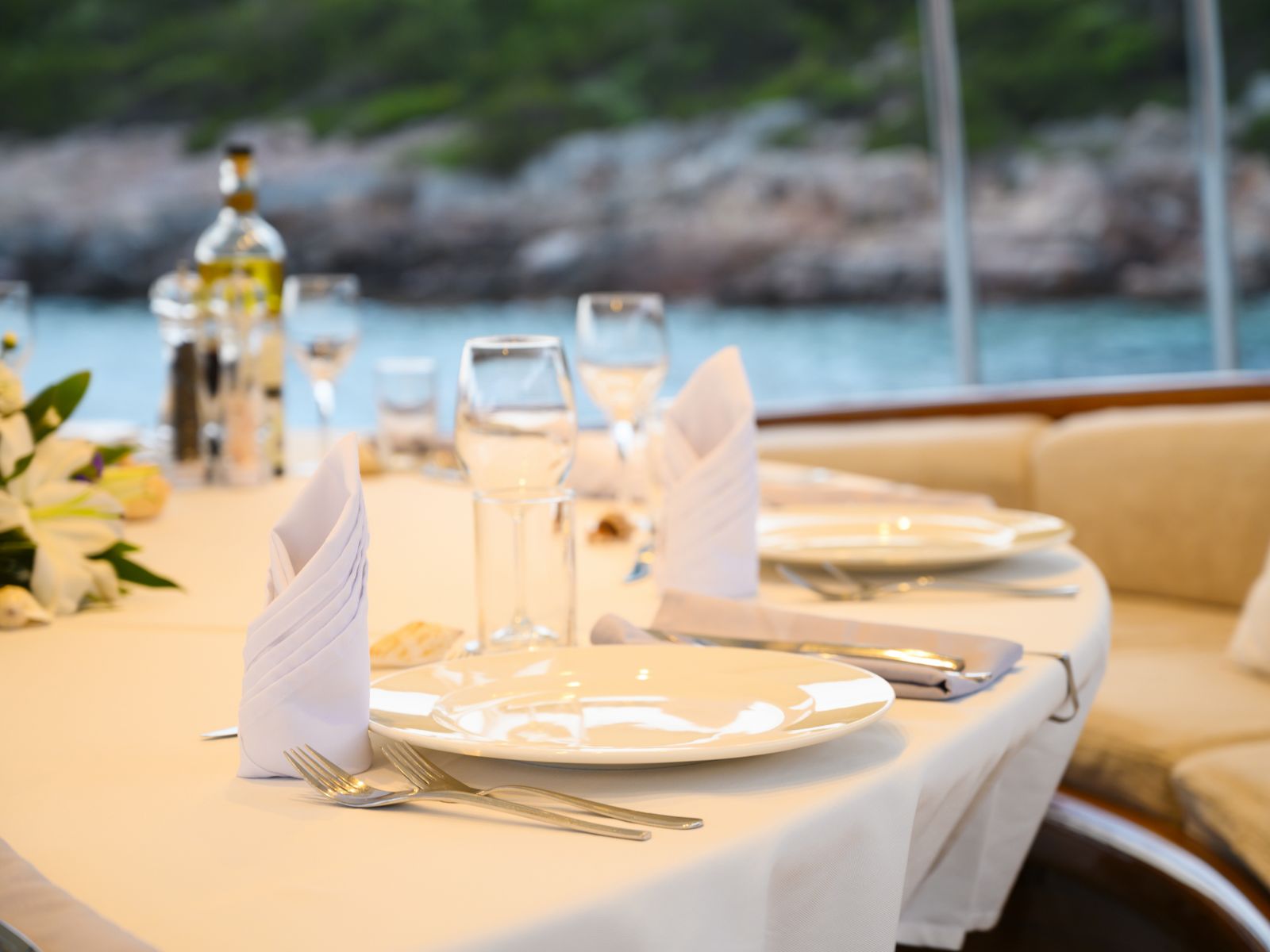 dining set up detail.jpg