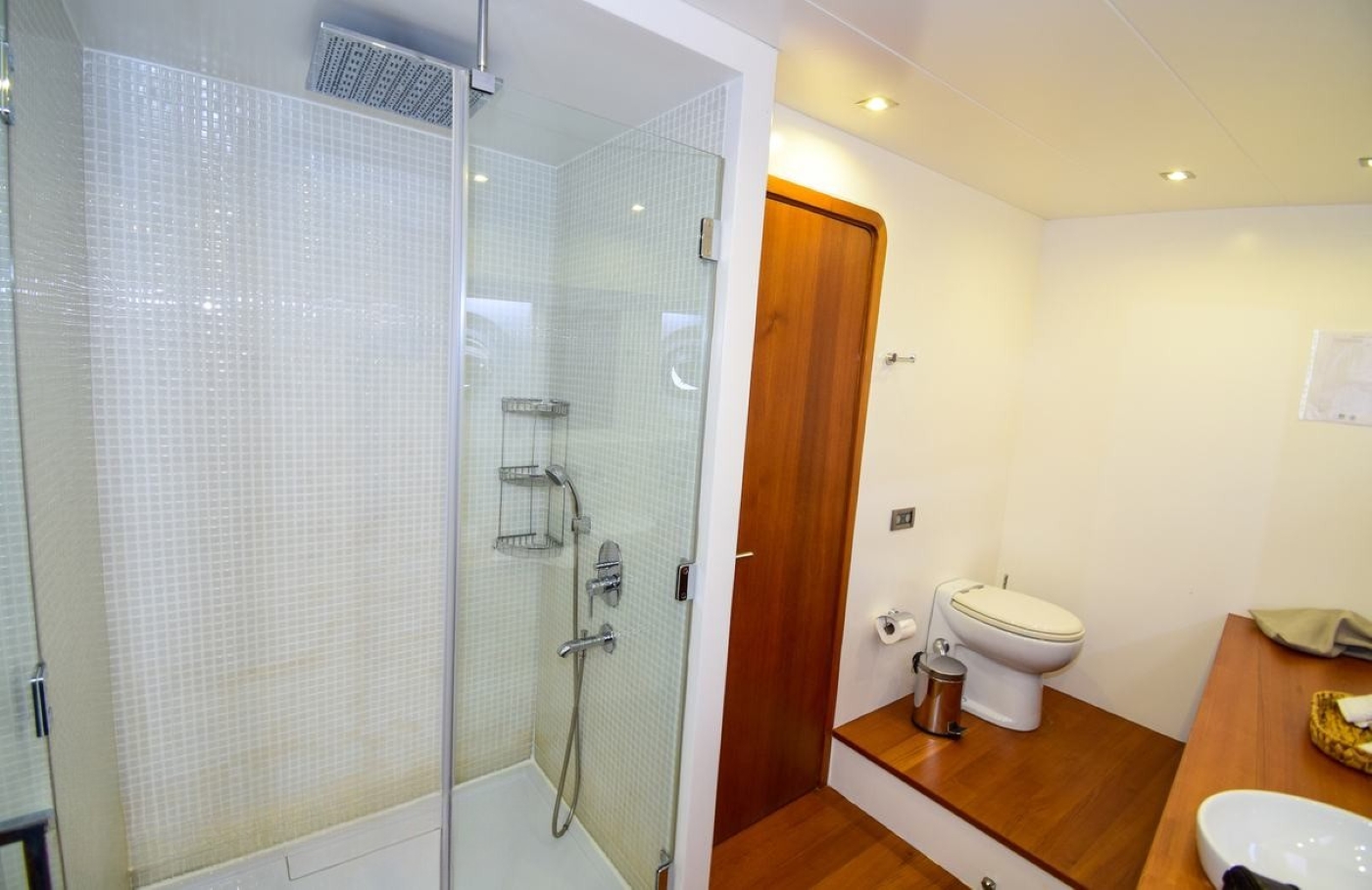 master bathroom 07.jpg