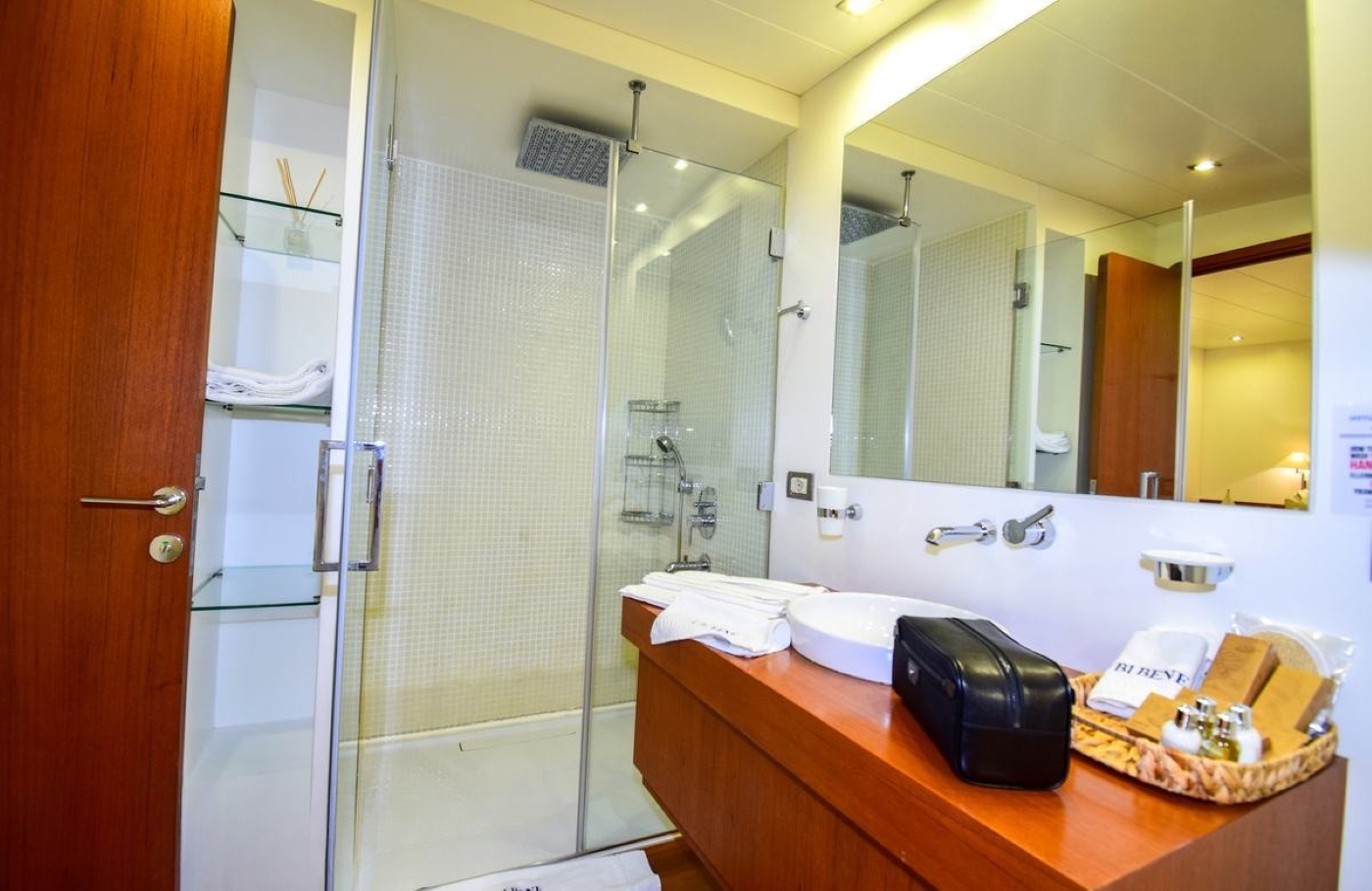master bathroom 08.jpg