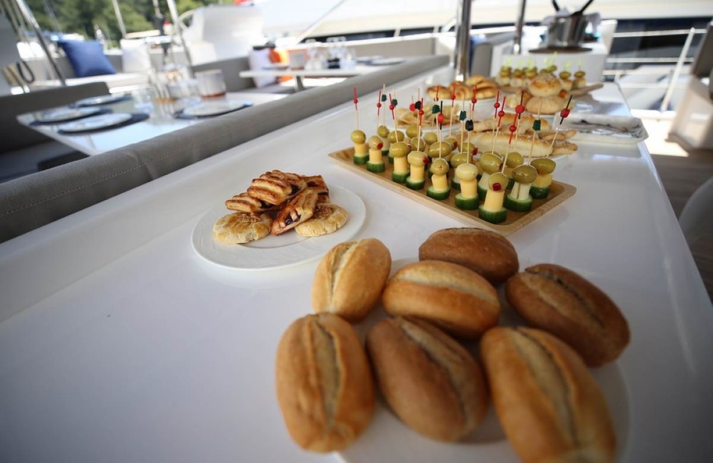 meal with buffet.jpg