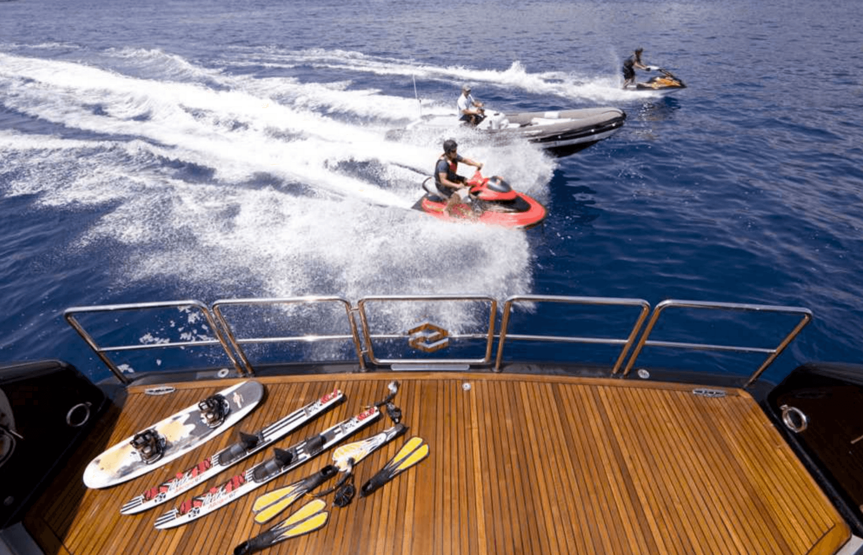 silverdreamyachttoys.png