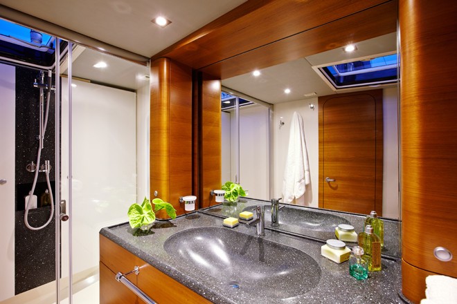 [21m-Yacht-GEOMETRY]-3313-128.jpg