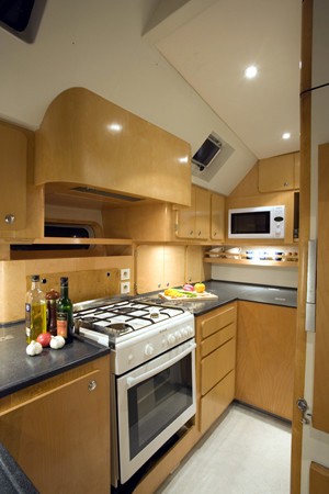 [23m-Yacht-SUNDAY-MORNING]-3190-105.jpg