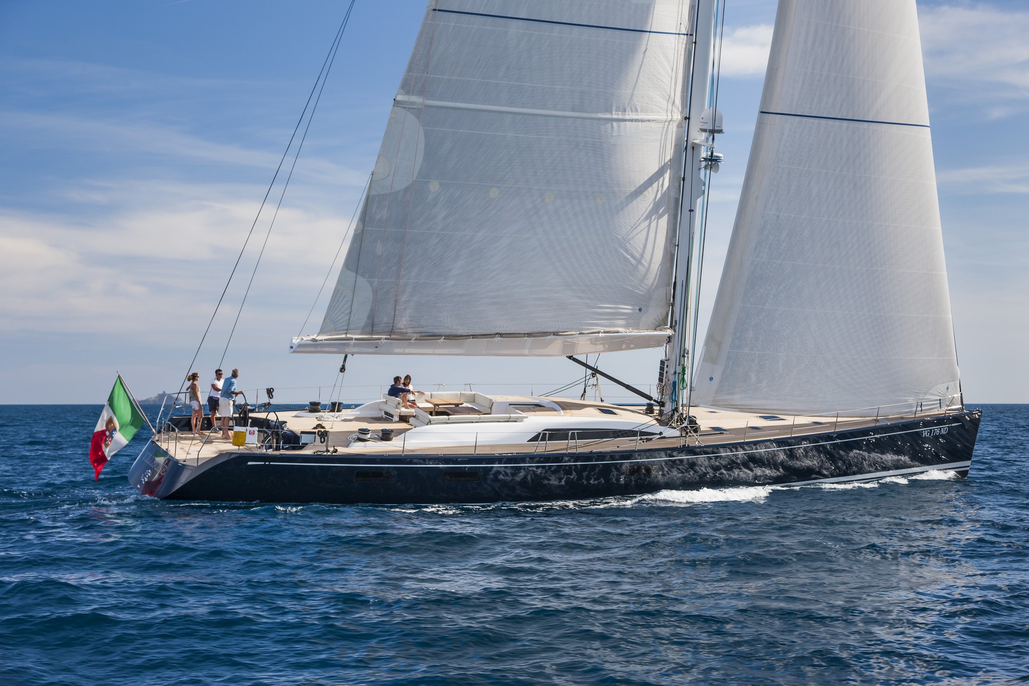 [27m-Yacht-SOLLEONE-III]-3384-9.jpg