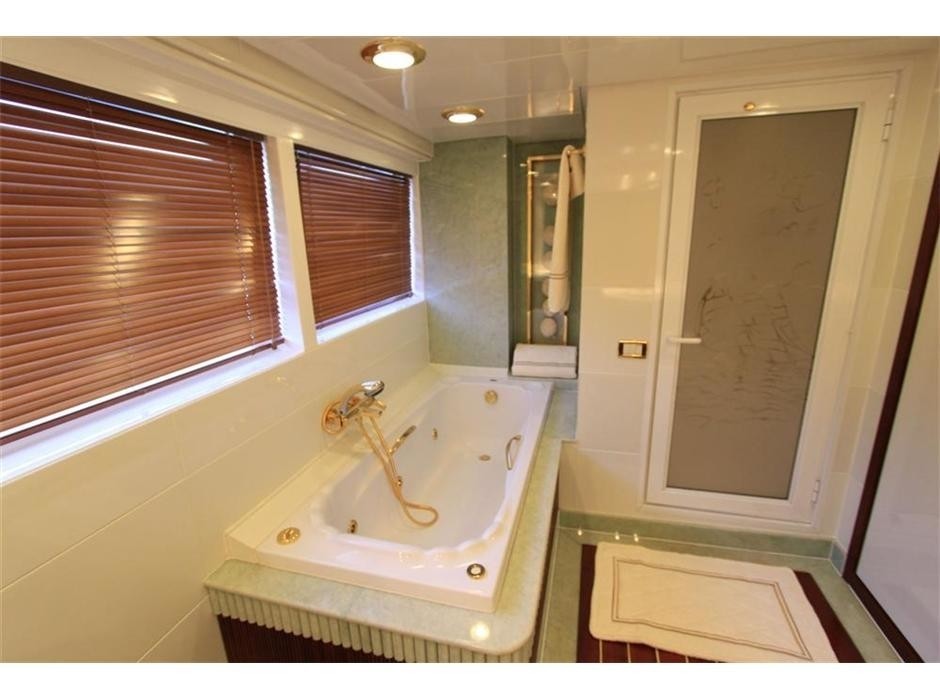 [46m-Yacht-WHITE-KNIGHT]-3102-31.jpg
