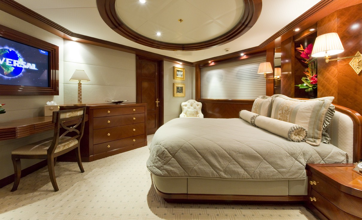 [60m-Yacht-BLUE-MOON]-3387-189.jpg