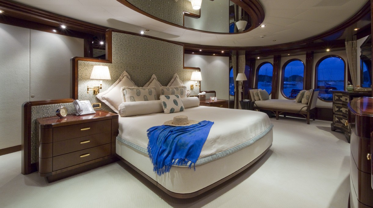 [60m-Yacht-BLUE-MOON]-3387-23.jpg