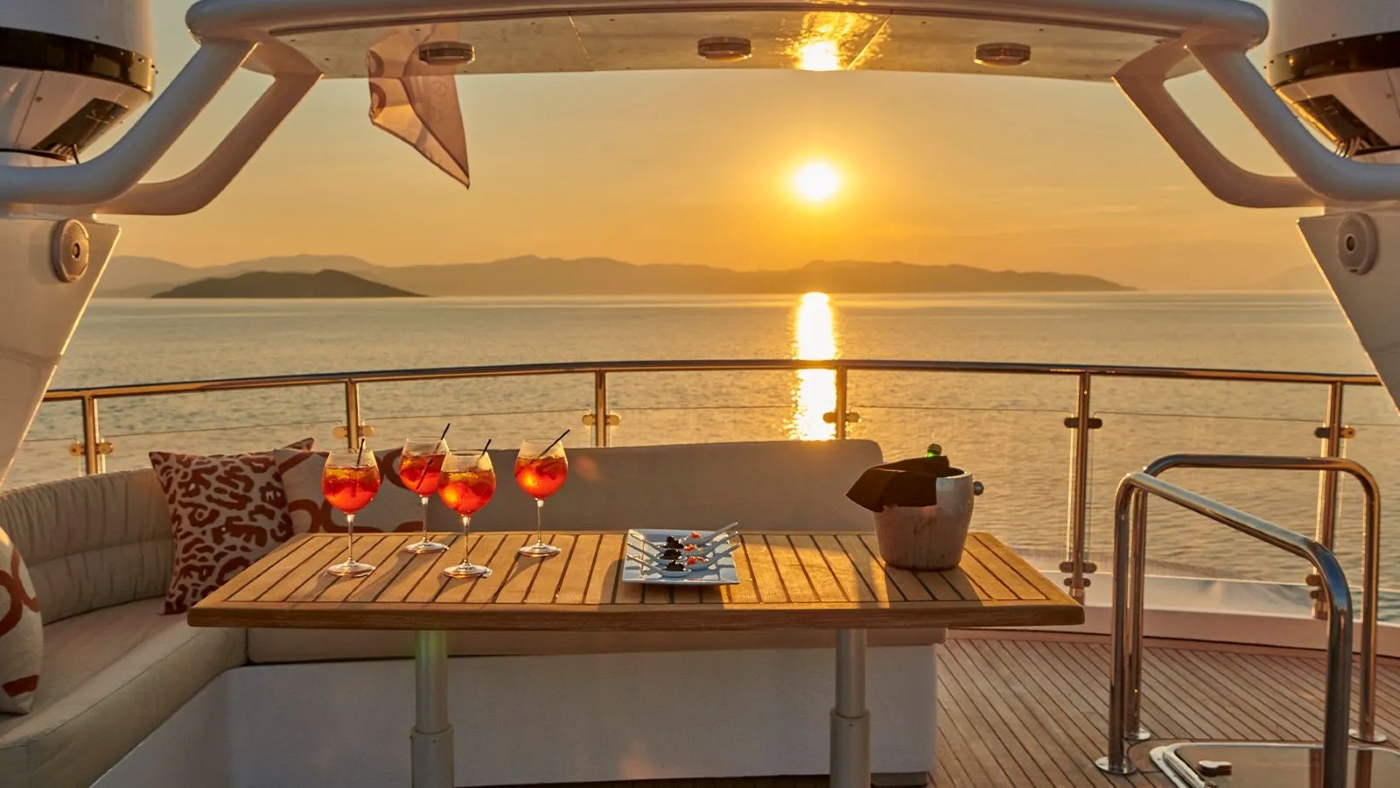 Exterior Relaxation Area With Sea Views 06.jpg