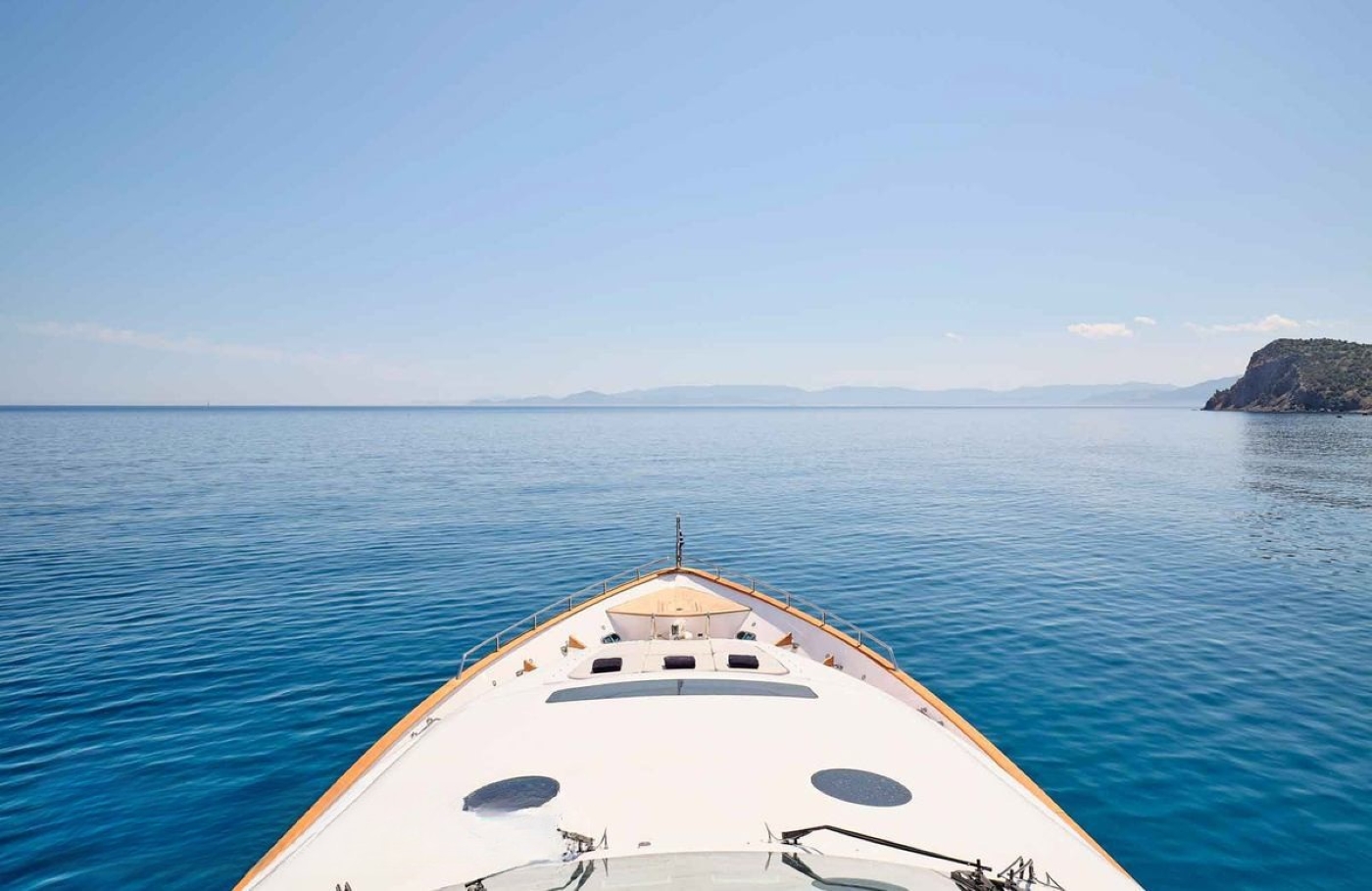 Foredeck Relaxation Area 01.jpg