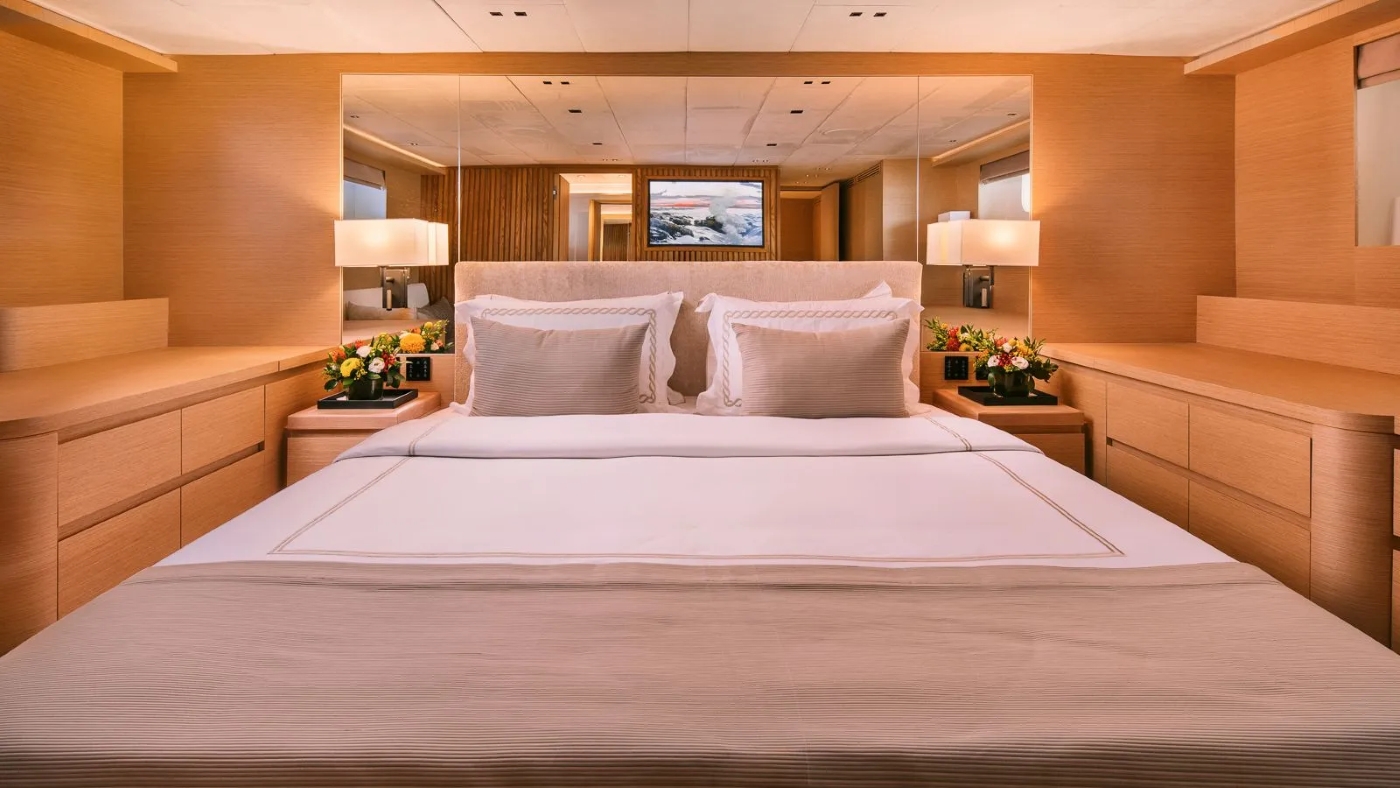 Guest Suite 01.jpg