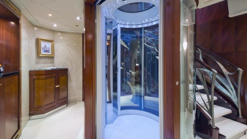 Interior 1.jpg