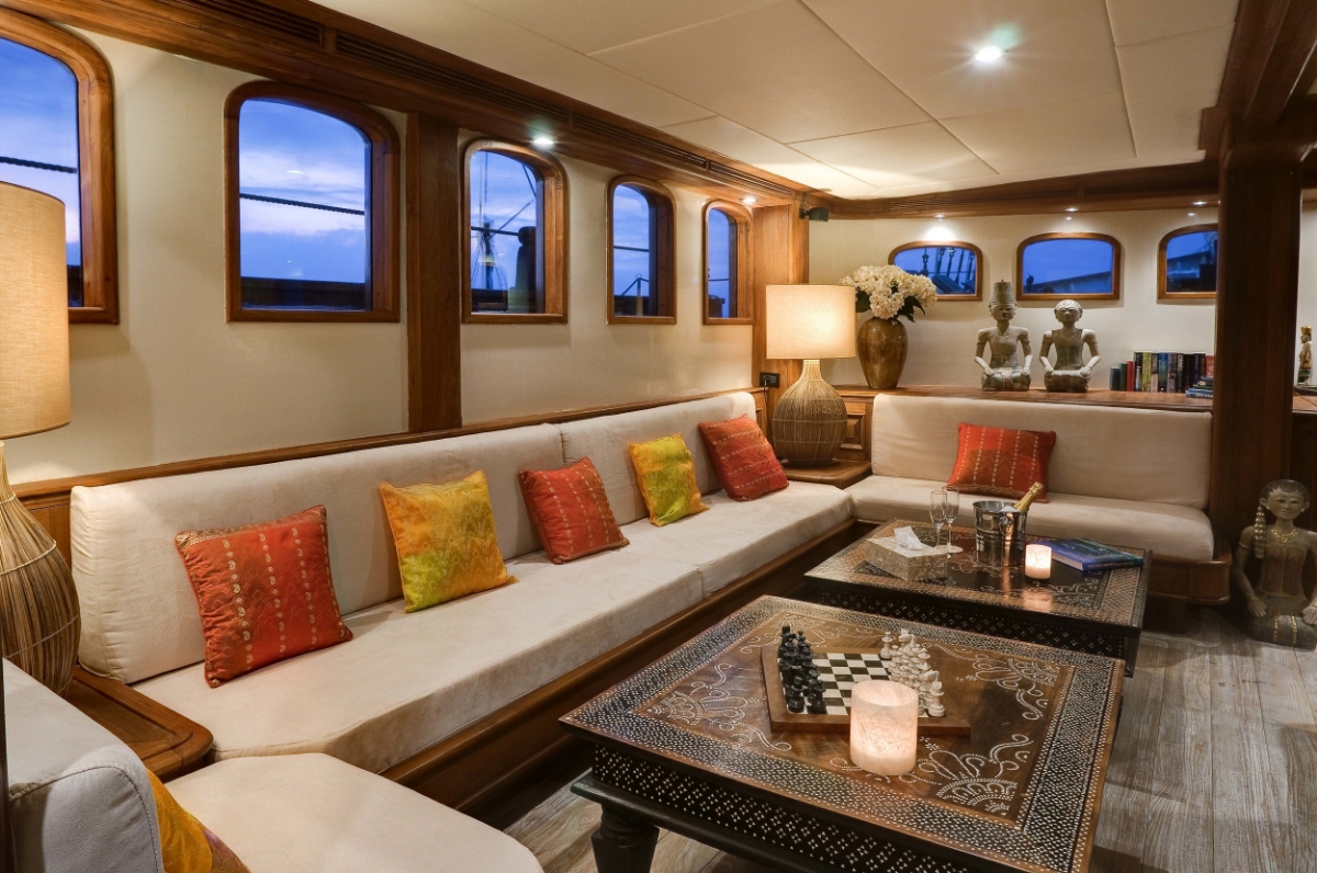 Interior.jpg