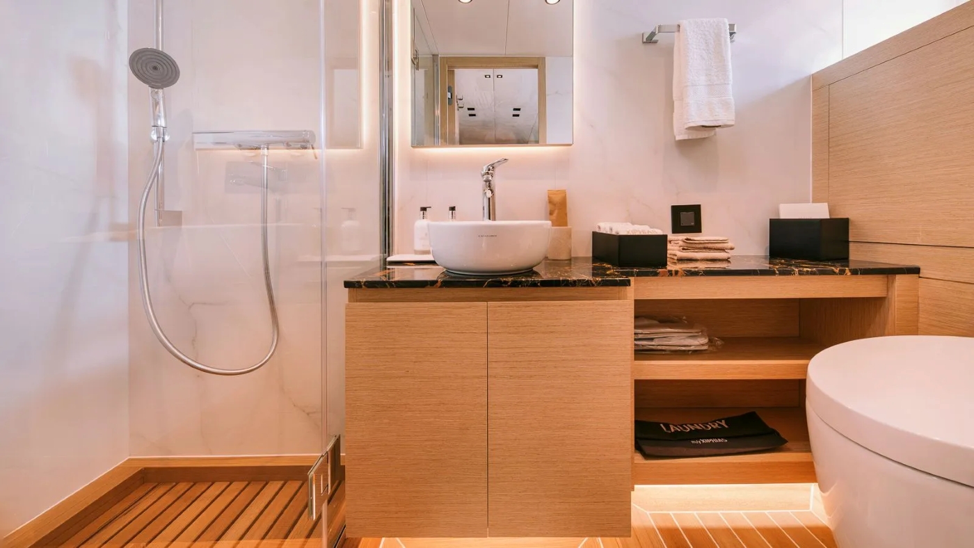Master Bathroom .jpg