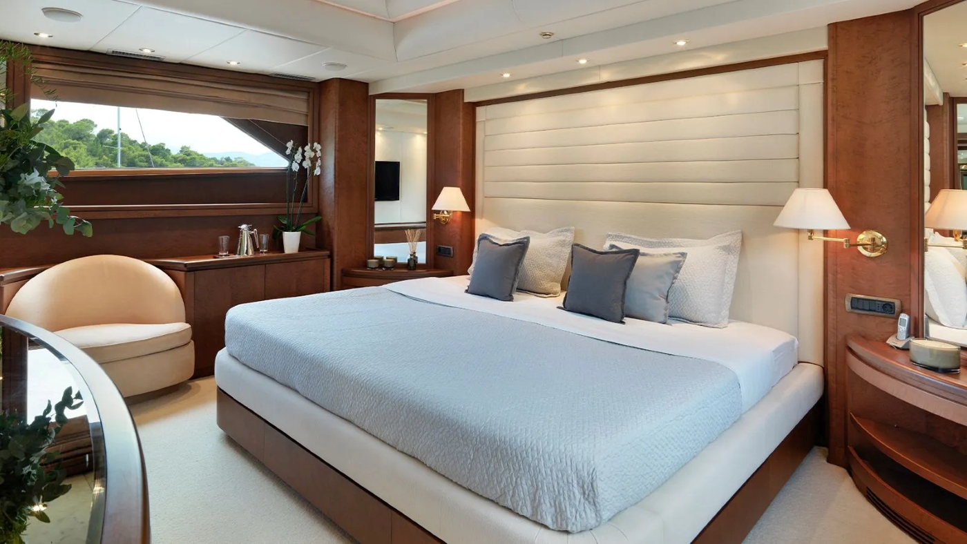 Master Stateroom ..1.jpg