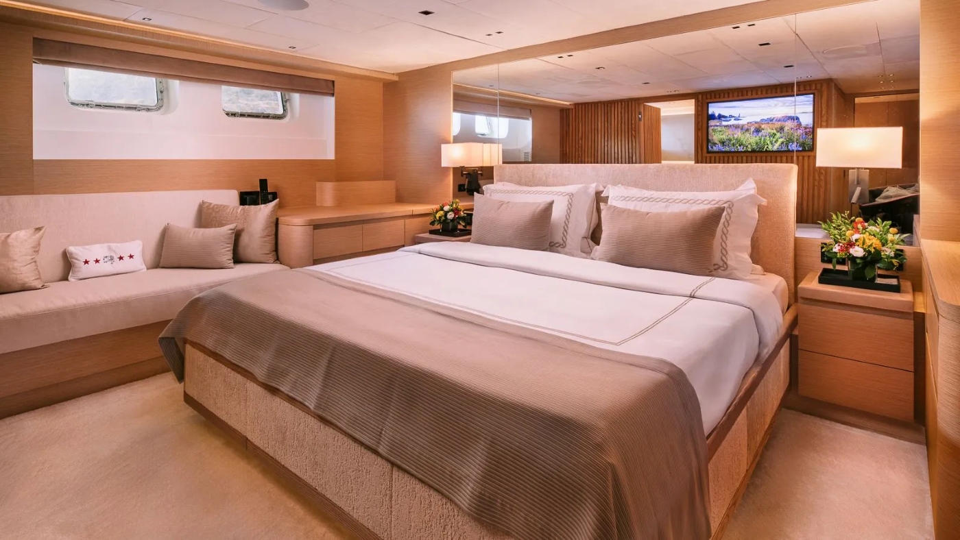 Master Stateroom 02.jpg