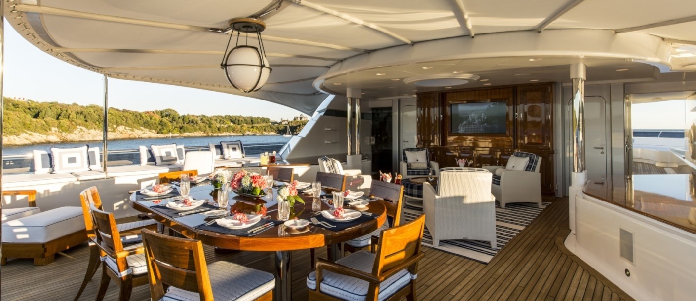 Yacht BLUE MOON by Feadship - Al Fresco (2).jpg