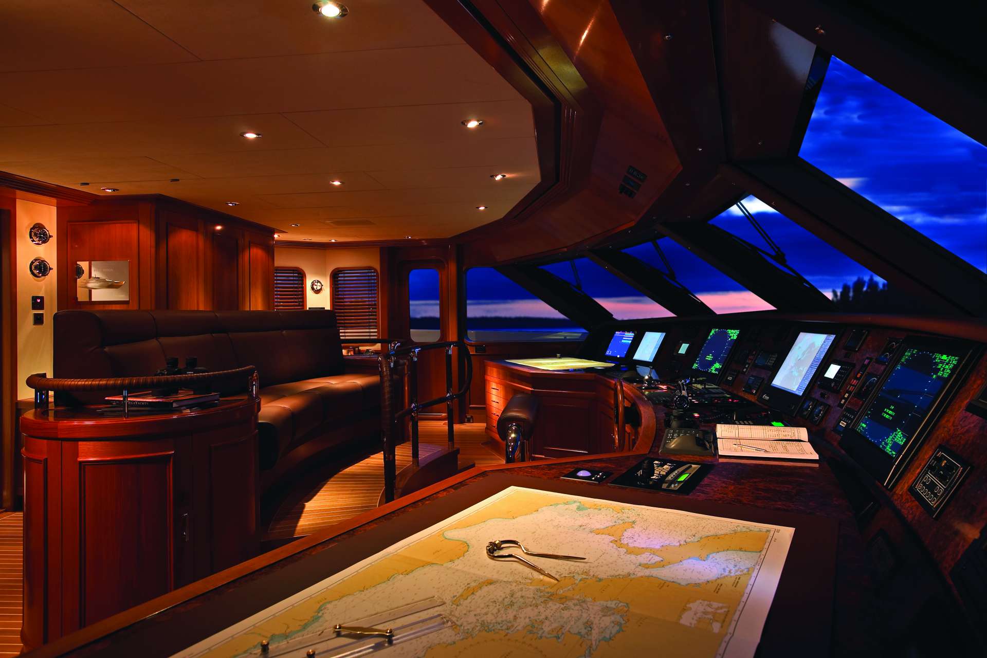 Yacht BLUE MOON by Feadship - Royal Van Lent Shipyard - The Bridge.jpg