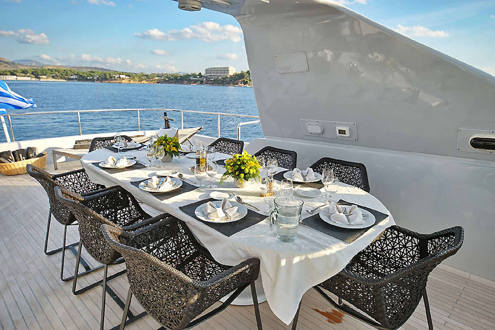 sun deck alfresco dining.jpg
