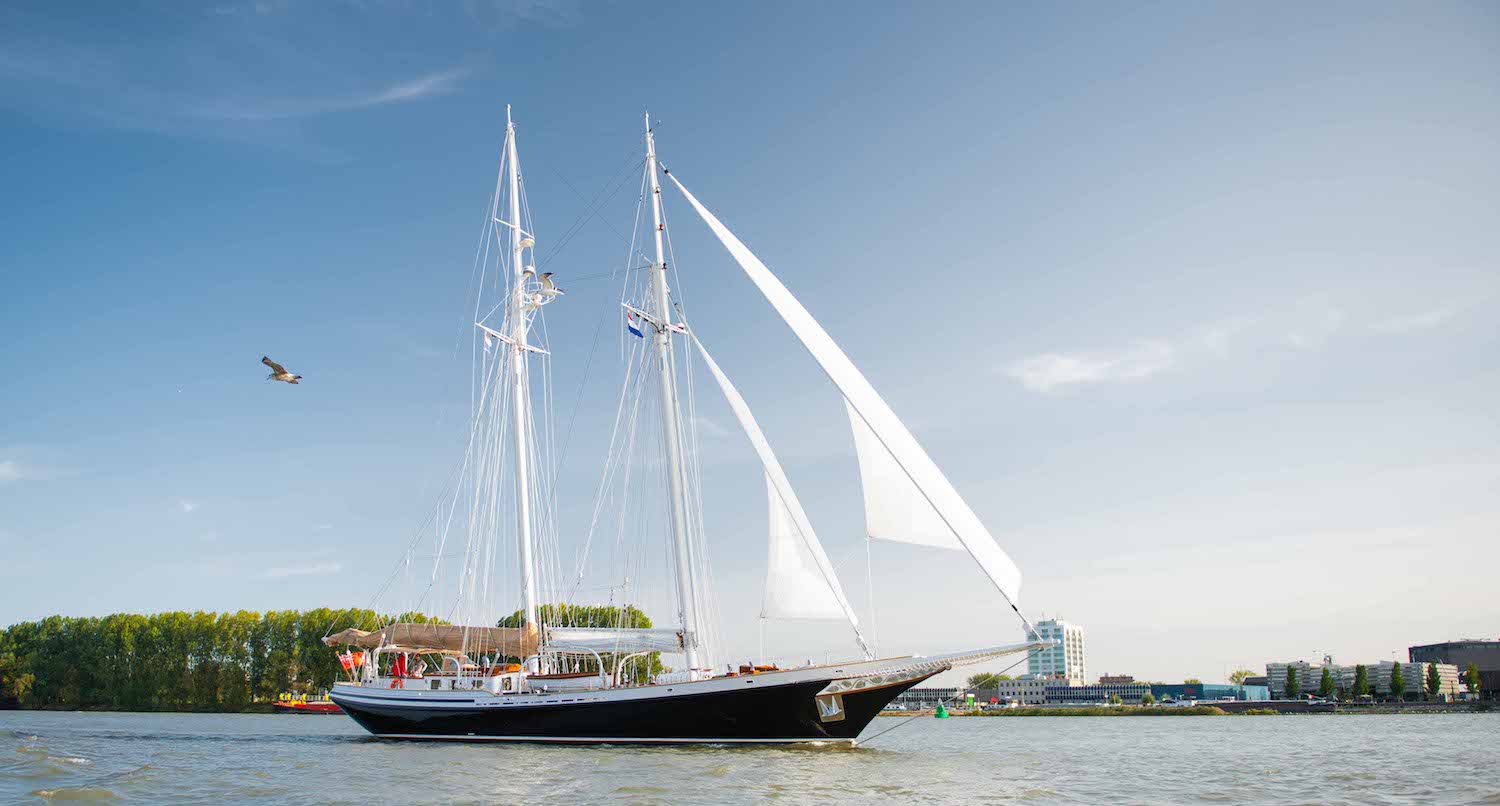 Luxury yacht BORKUMRIFF II profile.jpg