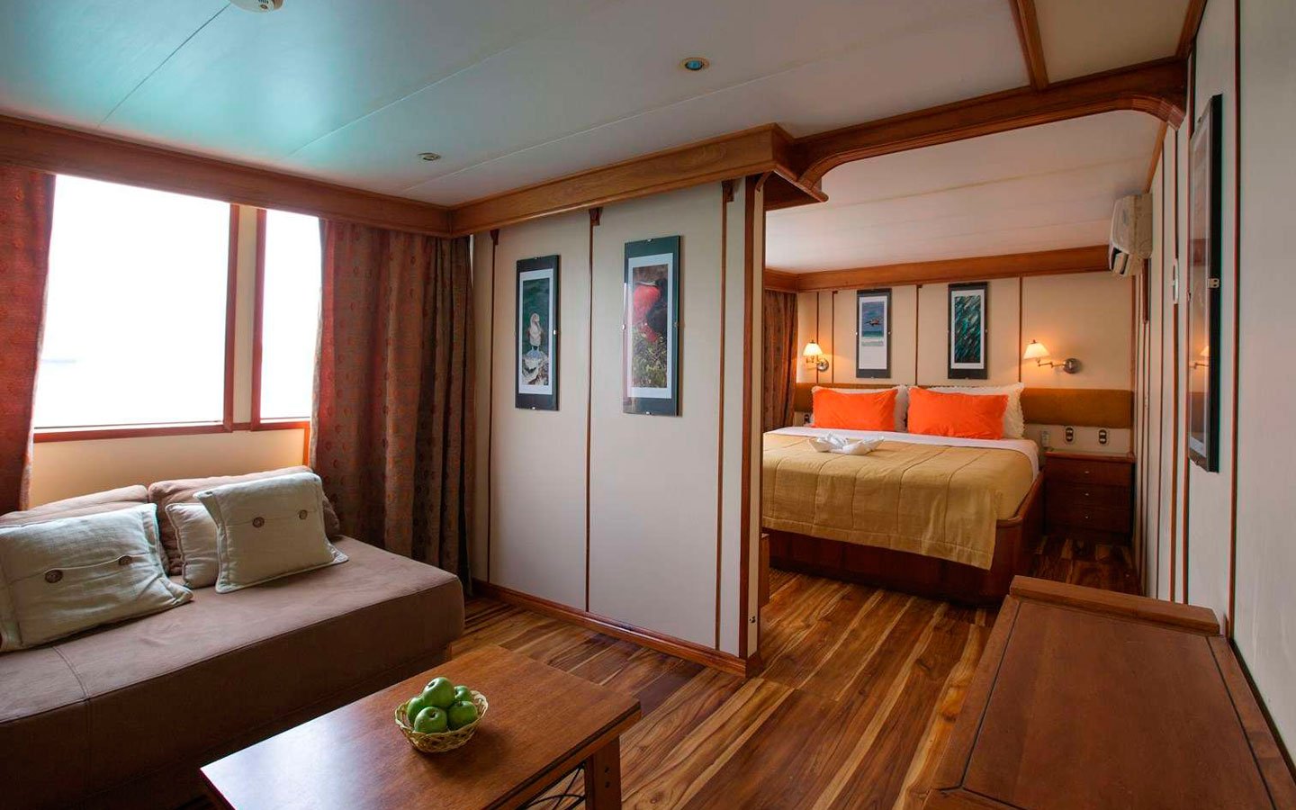 MASTER SUITE.jpg