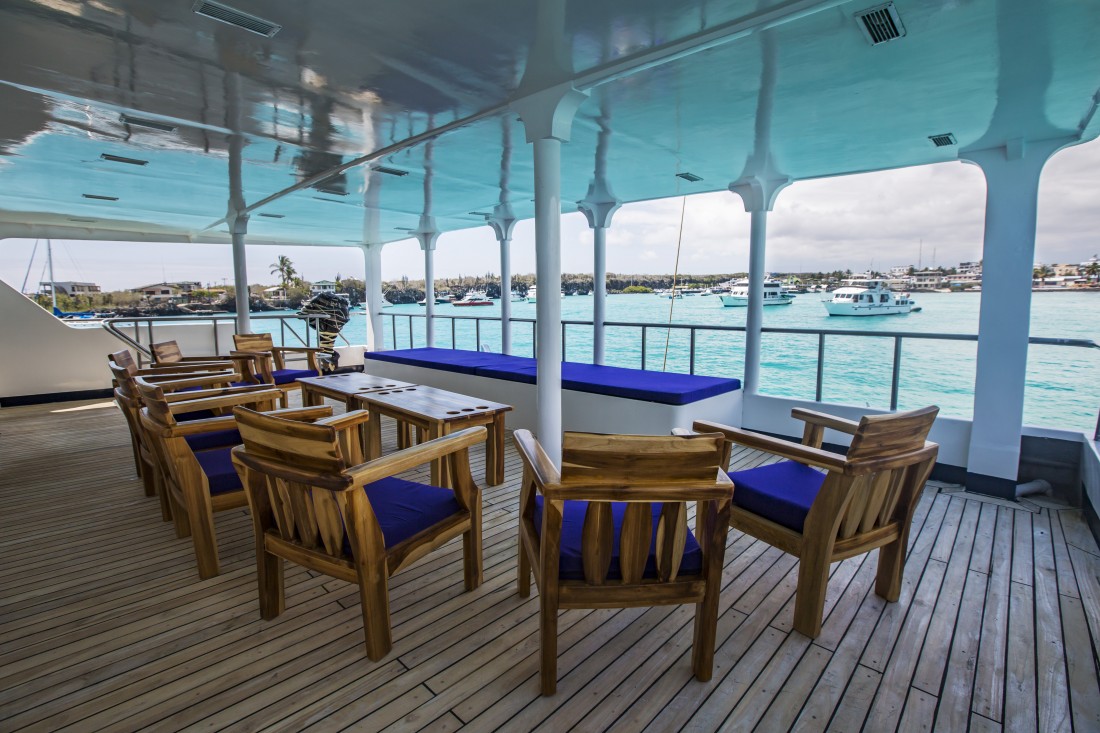 OUTDOOR SEATING.jpg