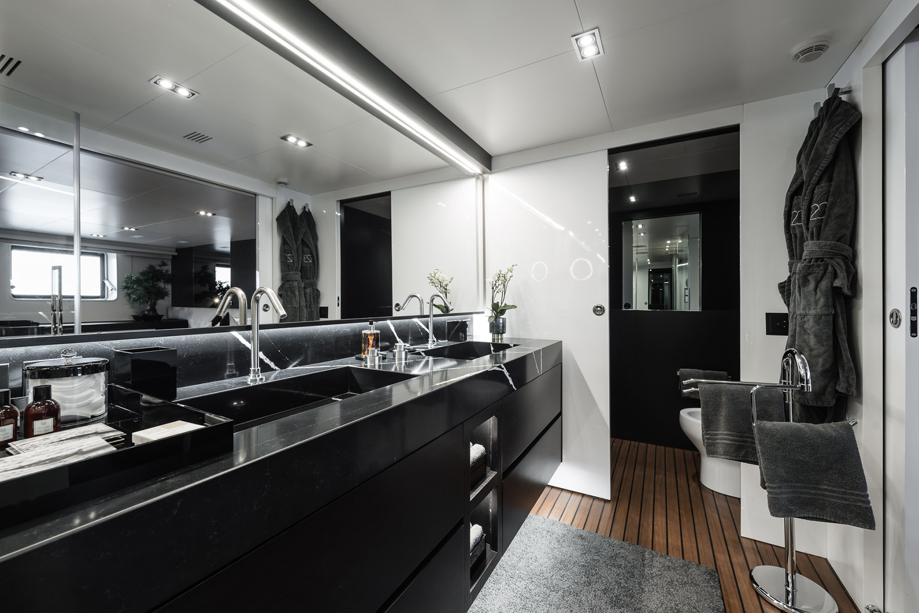  master ensuite .jpg