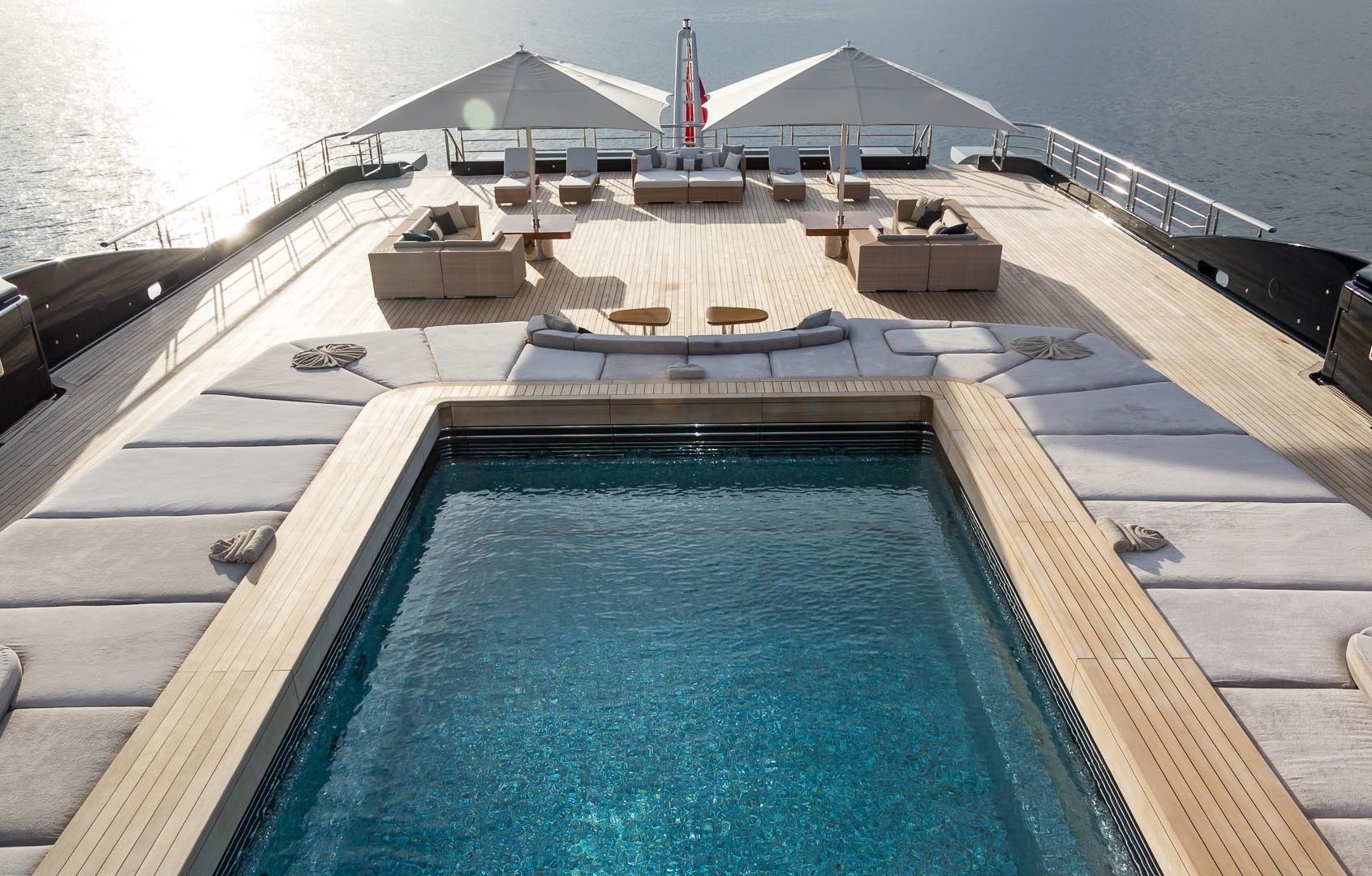 [115m-Yacht-LUNA]-5871-122.jpg