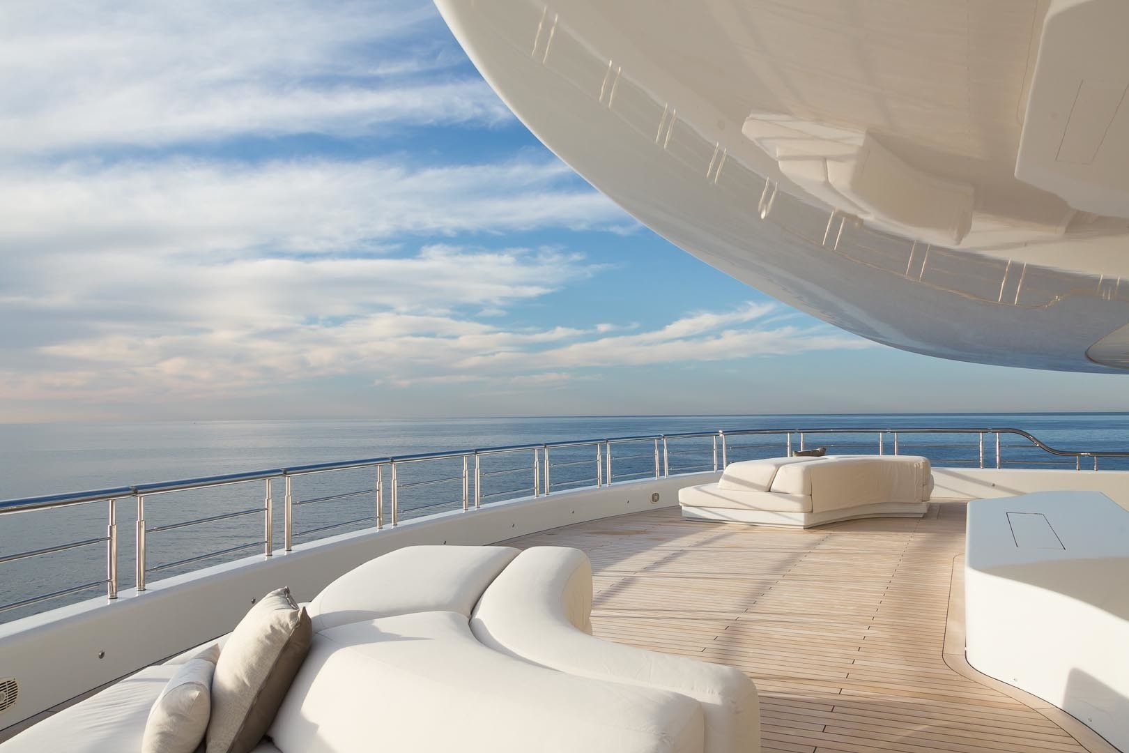 [115m-Yacht-LUNA]-5871-145.jpg