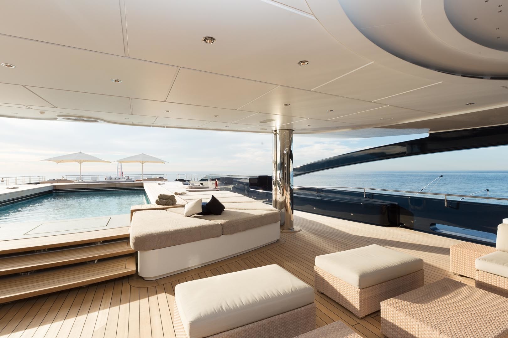 [115m-Yacht-LUNA]-5871-165.jpg