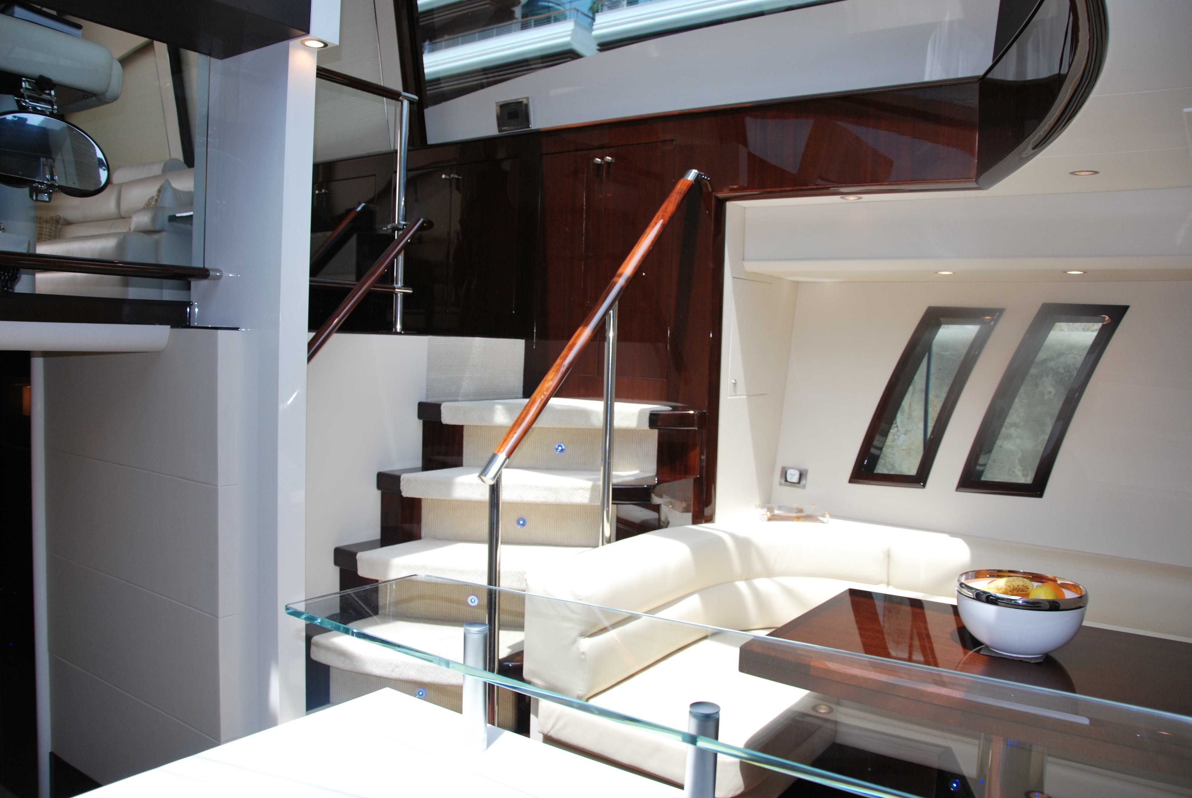 [23m-Yacht-CARBON]-5988-102.jpg