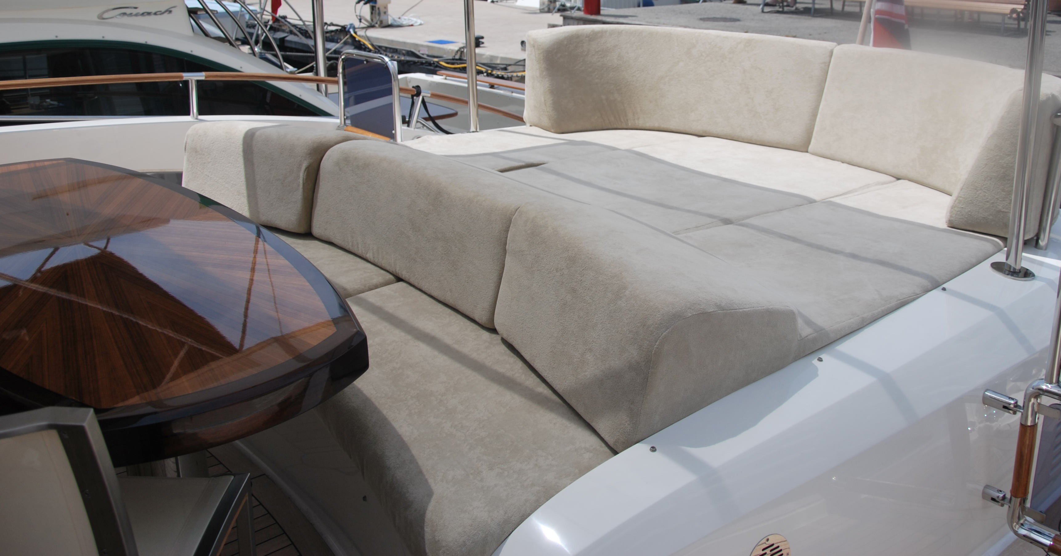 [23m-Yacht-CARBON]-5988-108.jpg