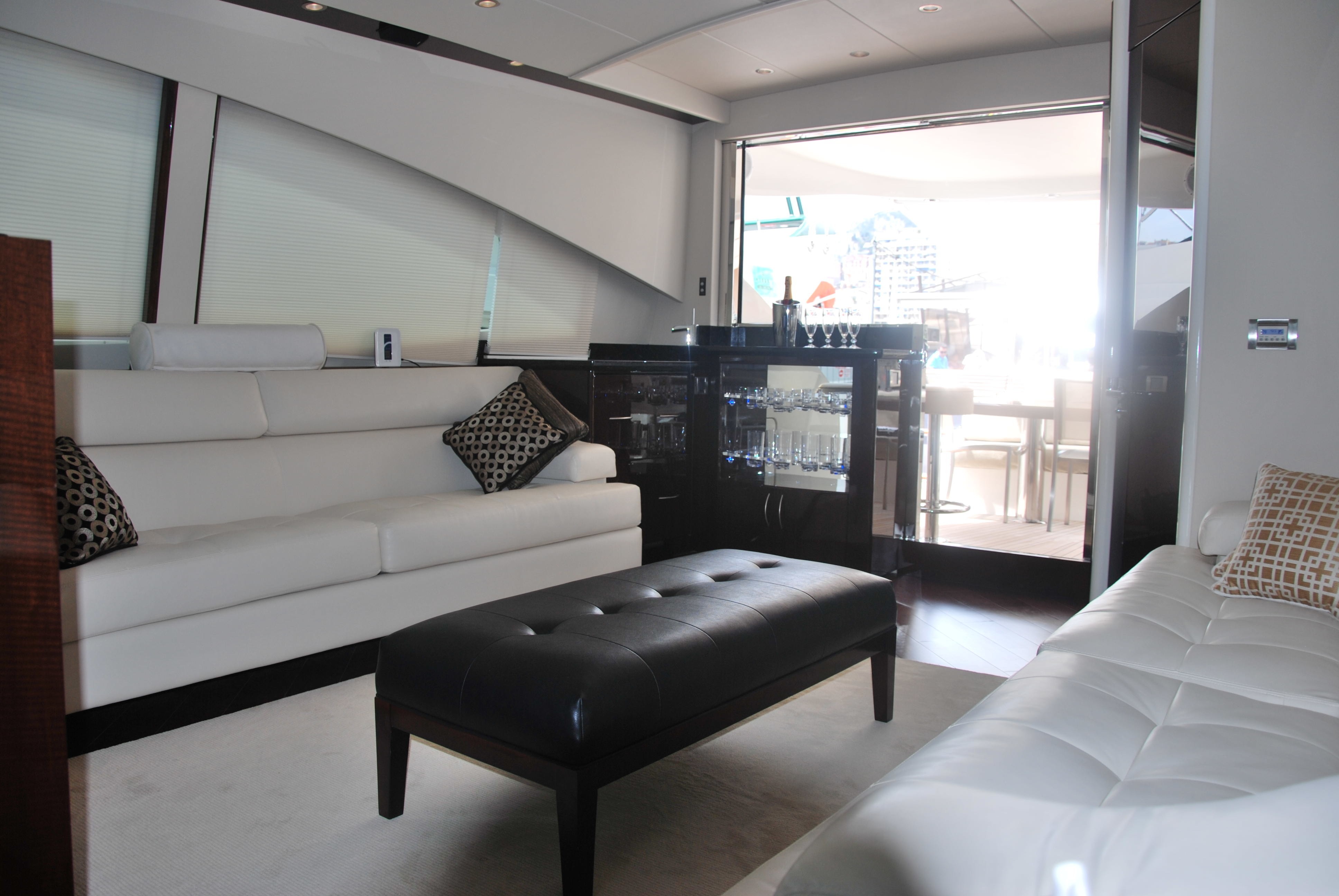 [23m-Yacht-CARBON]-5988-78.jpg