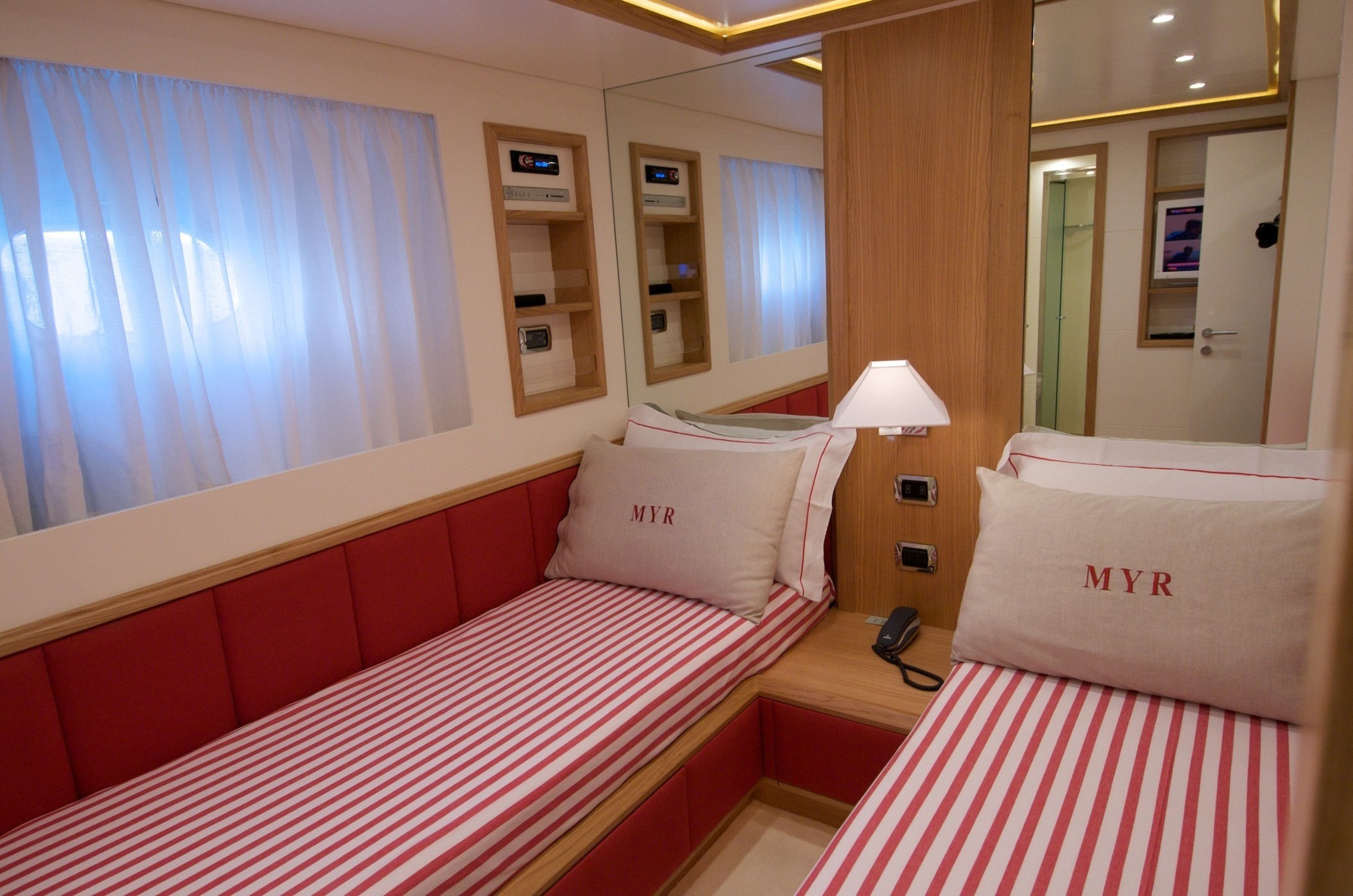 [24m-Yacht-RIVIERA]-5699-111.jpg