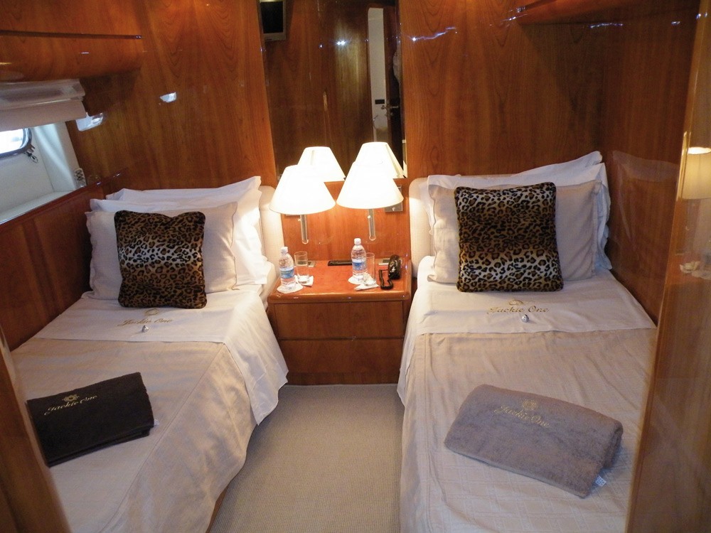 [25m-Yacht-JACKIE-ONE]-5797-193.jpg