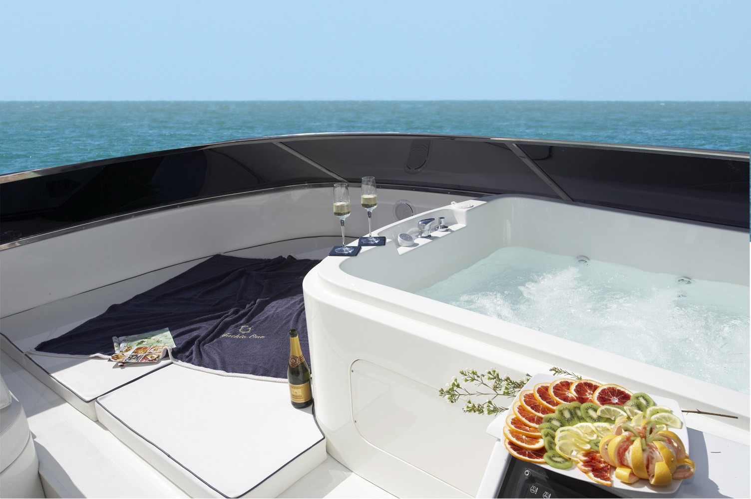 [25m-Yacht-JACKIE-ONE]-5797-89.jpg