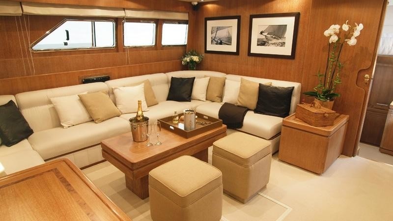 [25m-Yacht-NOON-TEASE]-5799-101.jpg