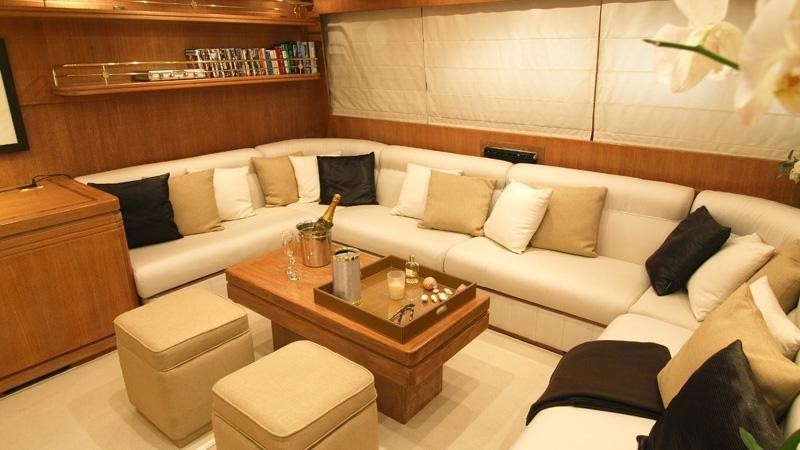 [25m-Yacht-NOON-TEASE]-5799-102.jpg
