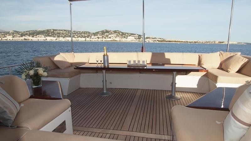 [25m-Yacht-NOON-TEASE]-5799-15.jpg