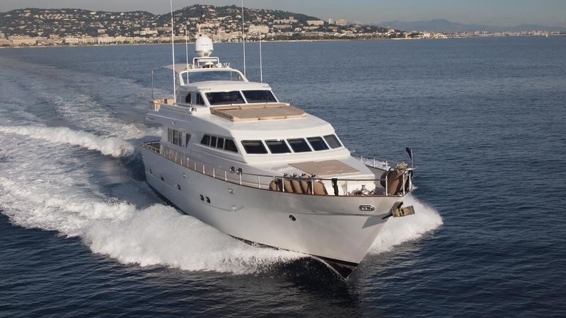 [25m-Yacht-NOON-TEASE]-5799-157.jpg
