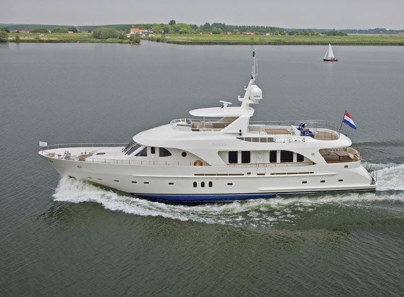 [30m-Yacht-MAXIMUS]-5879-161.jpg