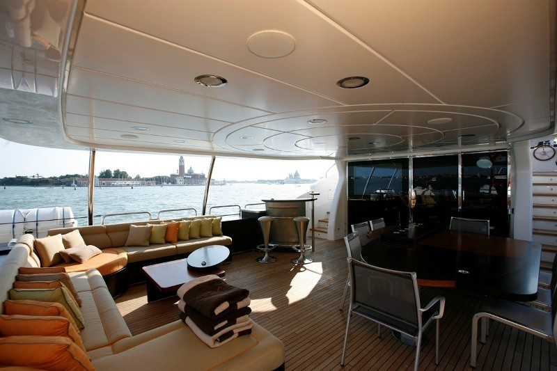 [30m-Yacht-QUID-PRO-QUO]-5806-116.jpg