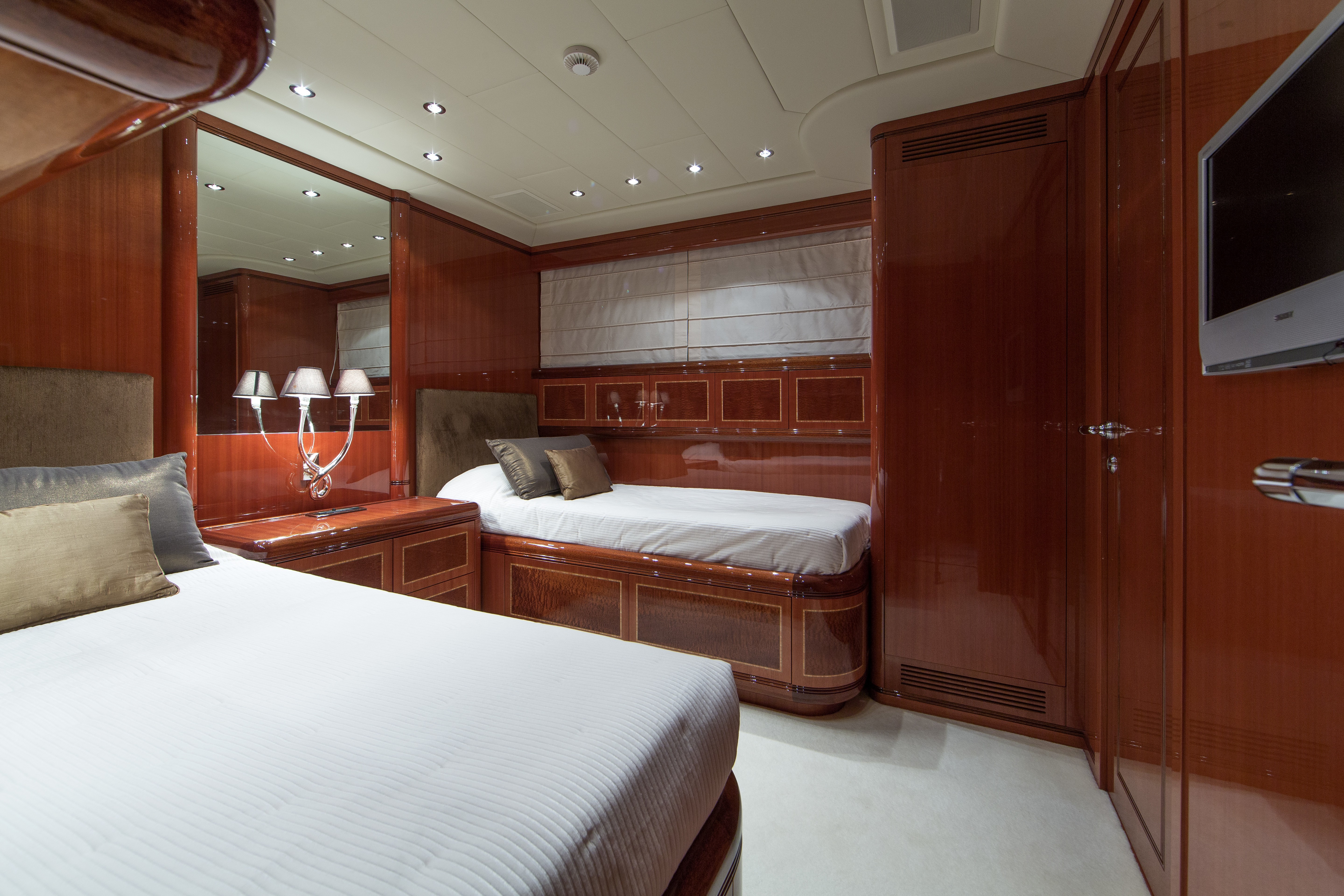 [33m-Yacht-HERCULES-1]-5965-173.jpg