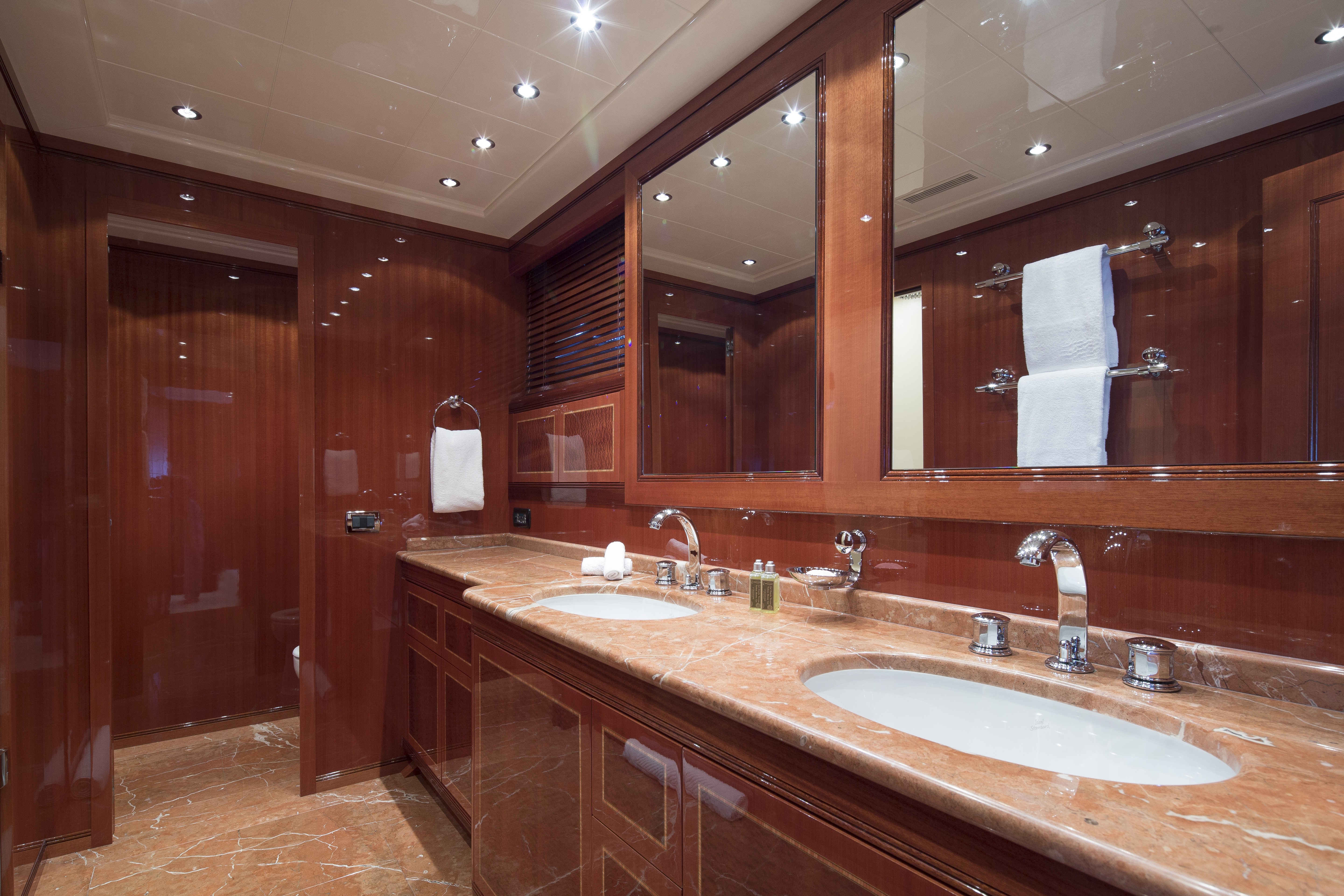 [33m-Yacht-HERCULES-1]-5965-28.jpg