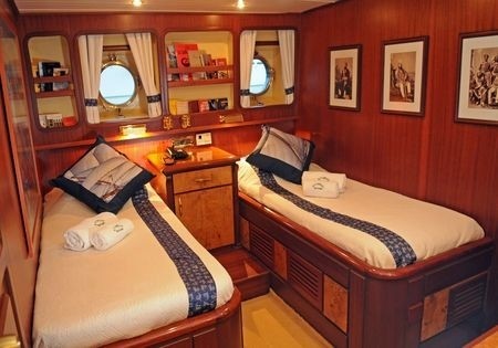 [36m-Yacht-OFELIA]-5664-173.jpg