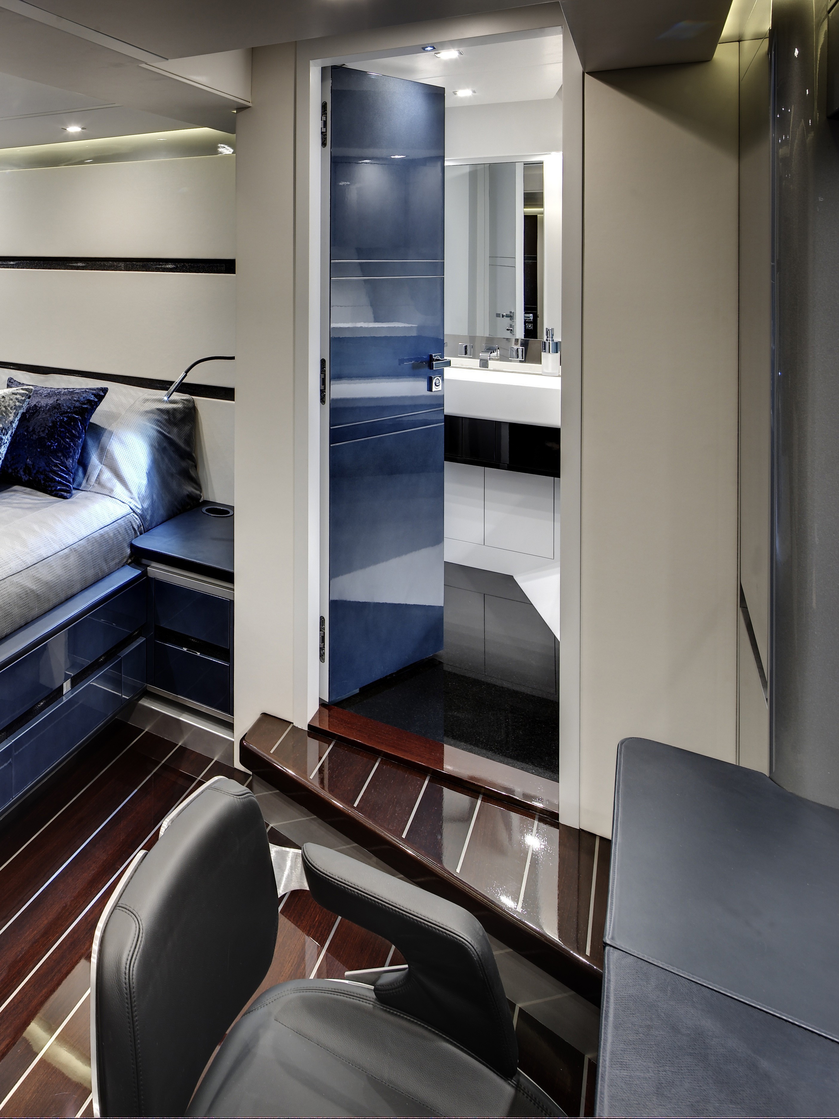 [37m-Yacht-BLISS]-5629-107.jpg