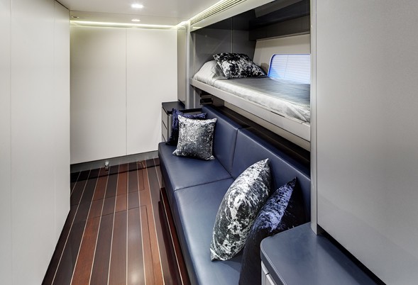[37m-Yacht-BLISS]-5629-158.jpg