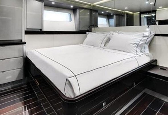 [37m-Yacht-BLISS]-5629-23.jpg